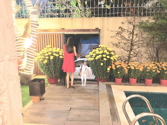 Đàm Vĩnh Hưng xông biệt thự của Hồ Ngọc Hà lúc 1h30 sáng